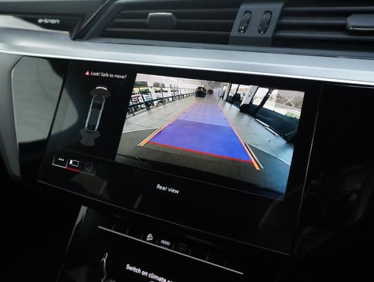 Audi e-tron Photo 5416c0f2-568d-491a-a759-78bac414952c.jpg