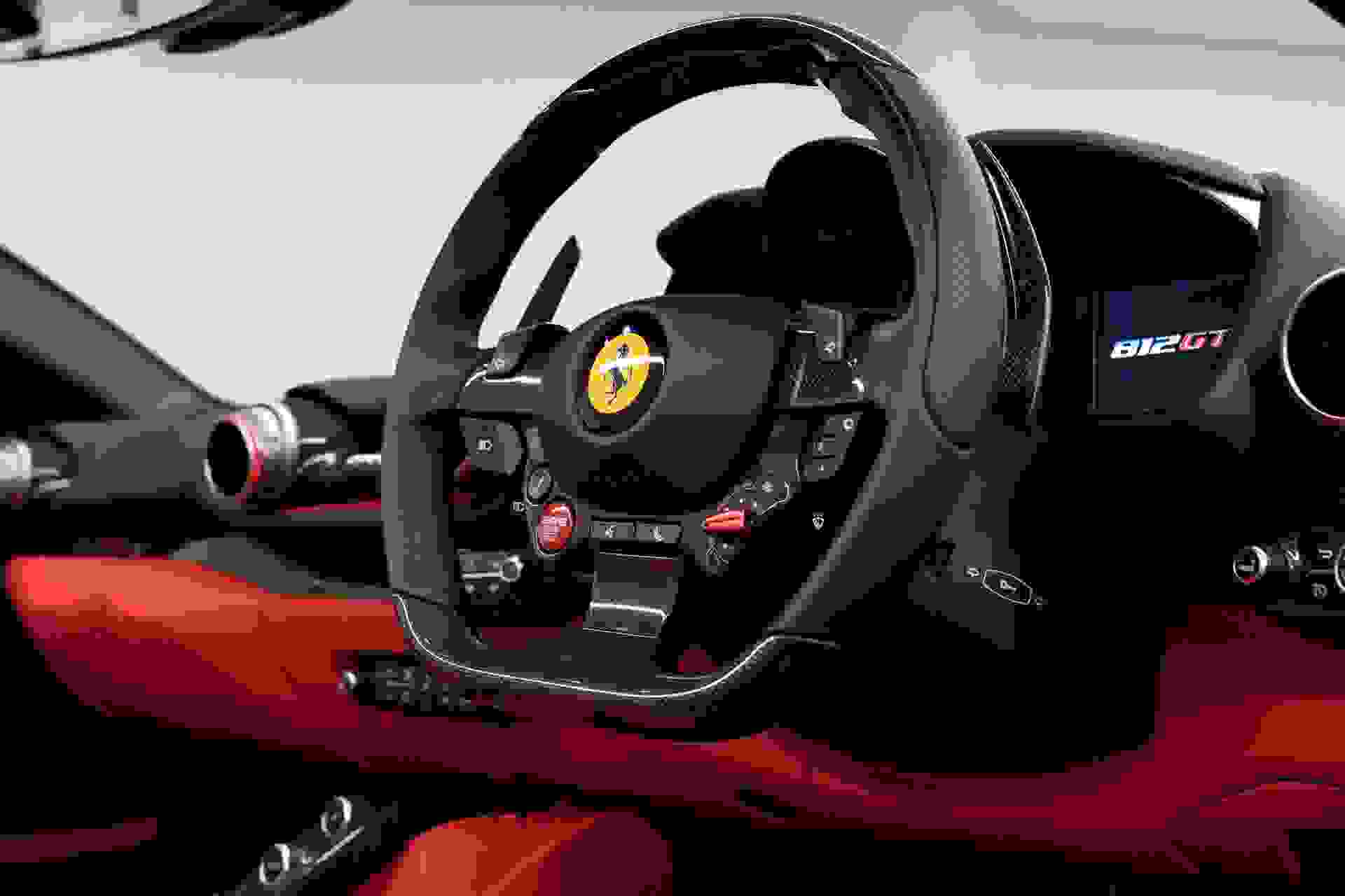Ferrari 812 Photo 541ff00d-bc27-43fc-ad8f-c4d1b1775093.jpg