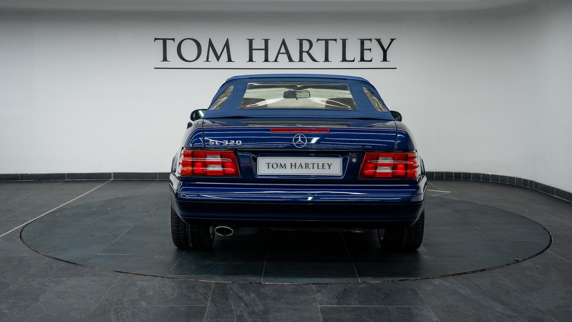Mercedes-Benz SL320 Photo 5421c221-1374-4b22-92f8-c70fd9255584.jpg