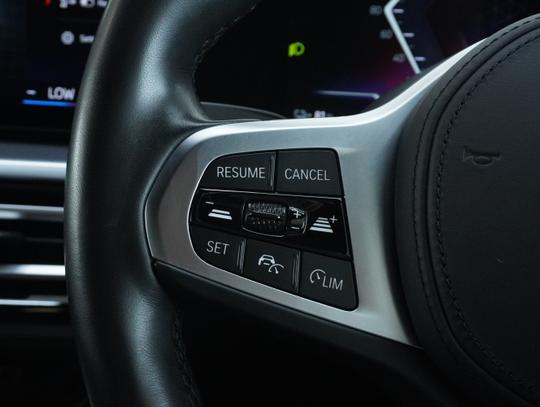 BMW i4 Photo 542b9659-50bb-4713-b445-6224f24ce169.jpg