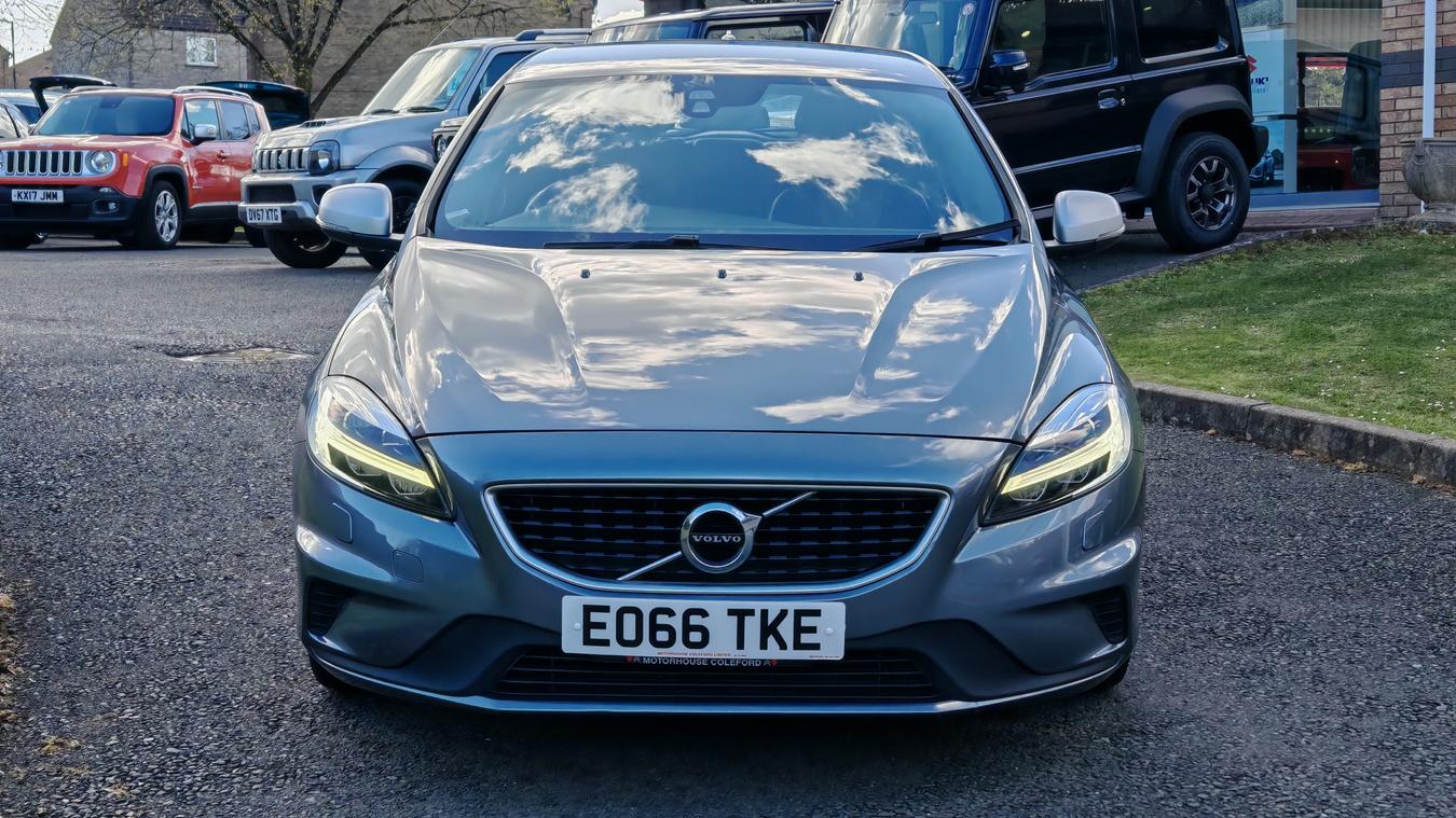 Used Volvo V40 EO66TKE 8