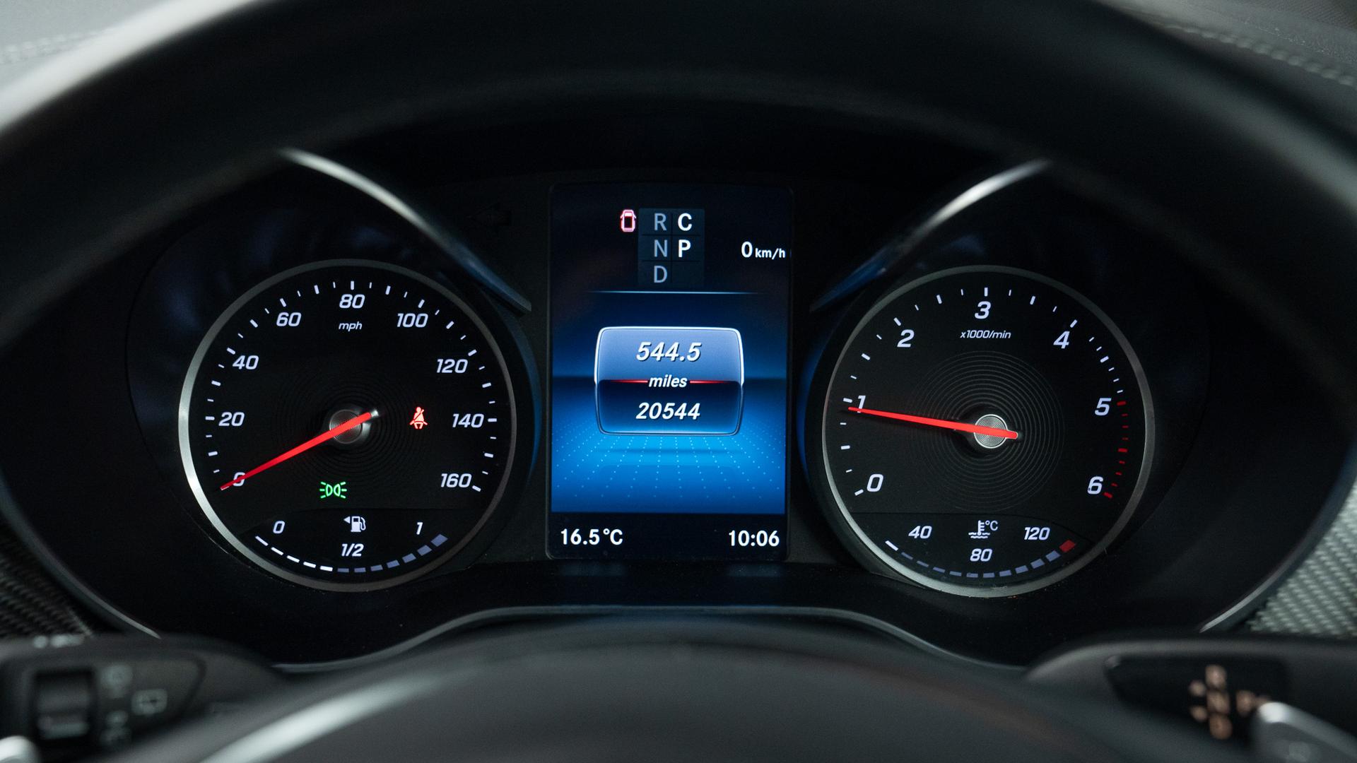 Mercedes-Benz V300 AMG Line Photo 5432c754-356e-469b-a912-39df4c63b890.jpg