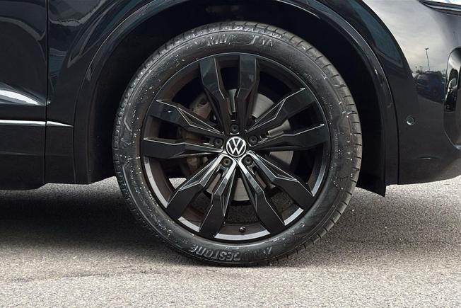 VOLKSWAGEN Touareg Photo 5