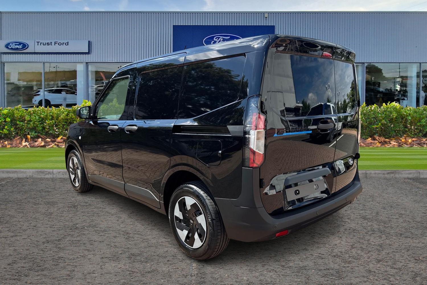Ford E-TRANSIT COURIER Photo 1