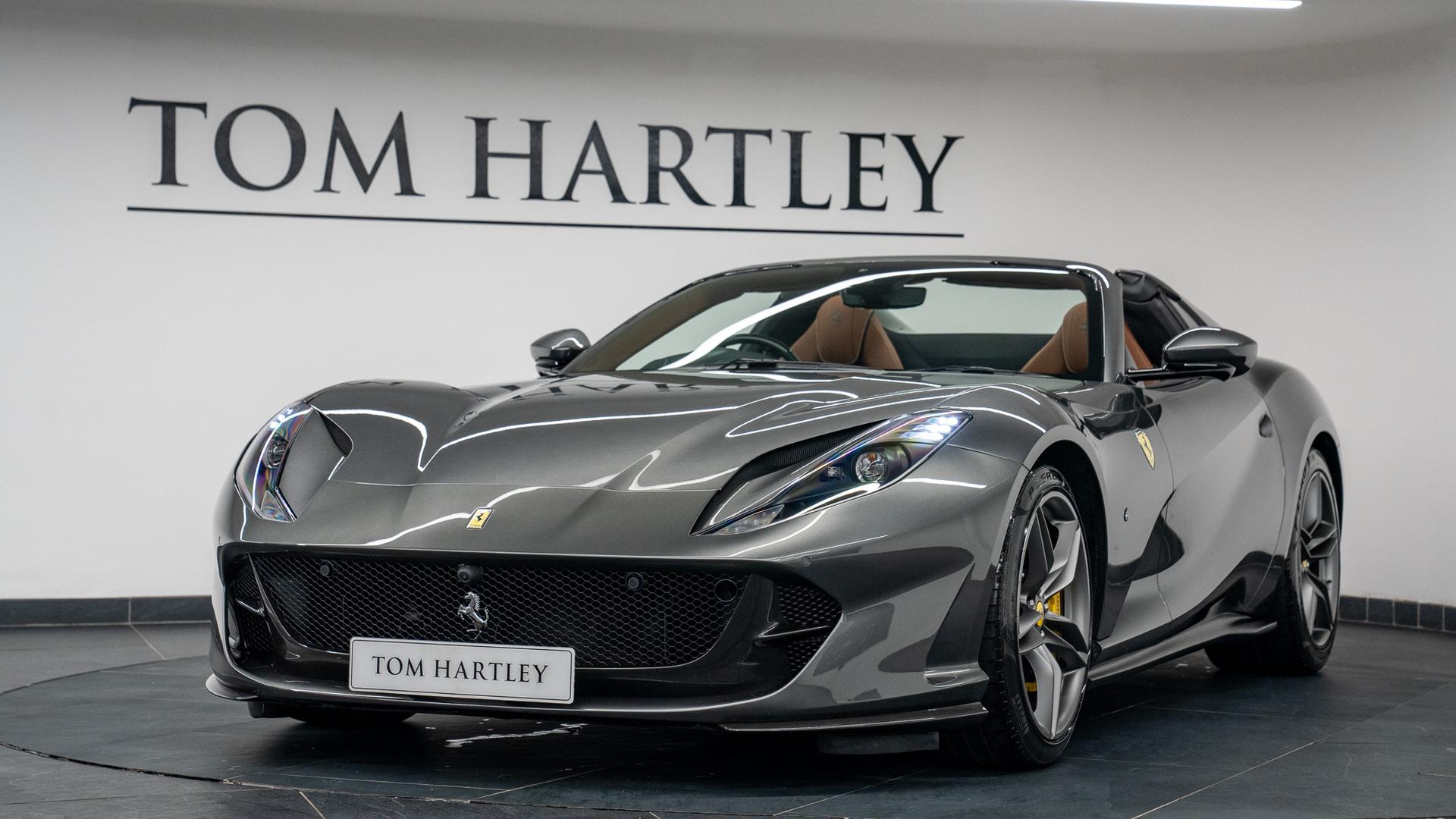 Ferrari 812 Photo 5446e032-c125-4972-beee-d8abe2dcbc61.jpg