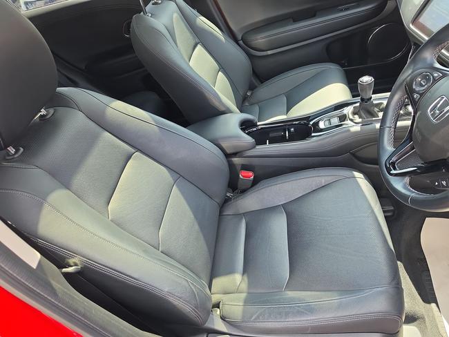Honda HR-V Photo 544ed6df-cb00-4aa0-b0bf-bd130fafda8f.jpg