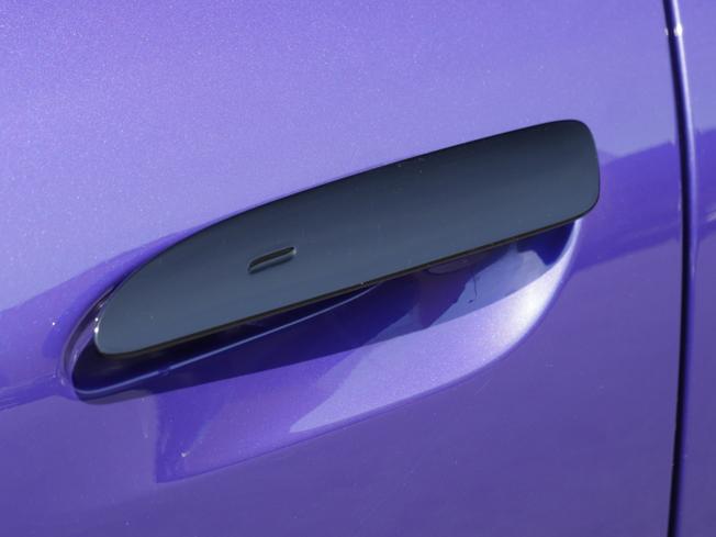 PORSCHE Taycan Photo 13