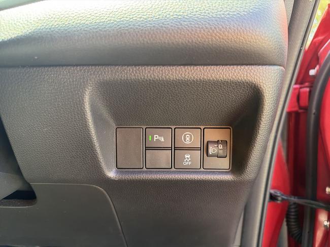 Honda Jazz Photo 54551922-dc70-4674-a9ec-bcb66aabd608.jpg