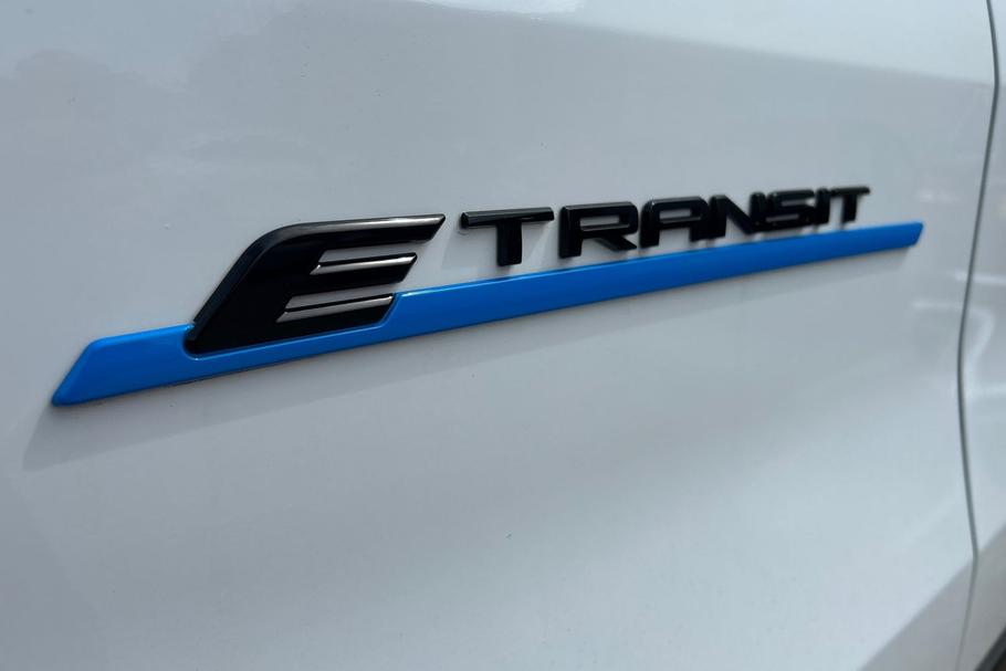 Used Ford E-TRANSIT ETRANSITTREND10 21