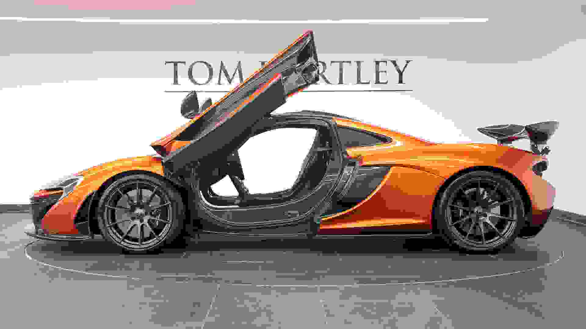 McLaren P1 Photo 5460d800-7b73-4ea8-90b2-eb3fb6cb1532.jpg