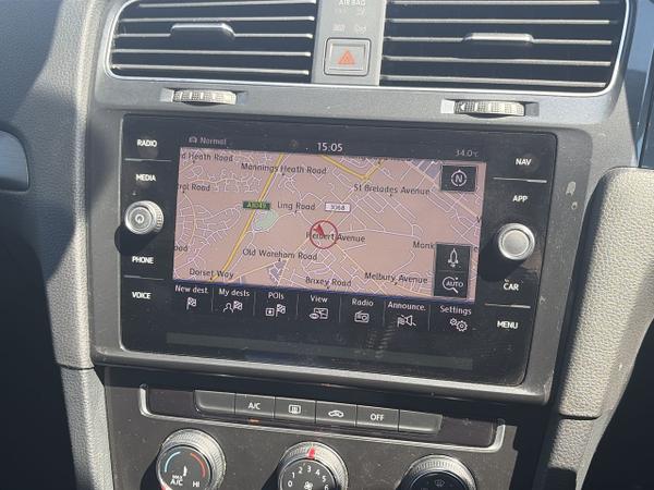 Volkswagen Golf Photo 7
