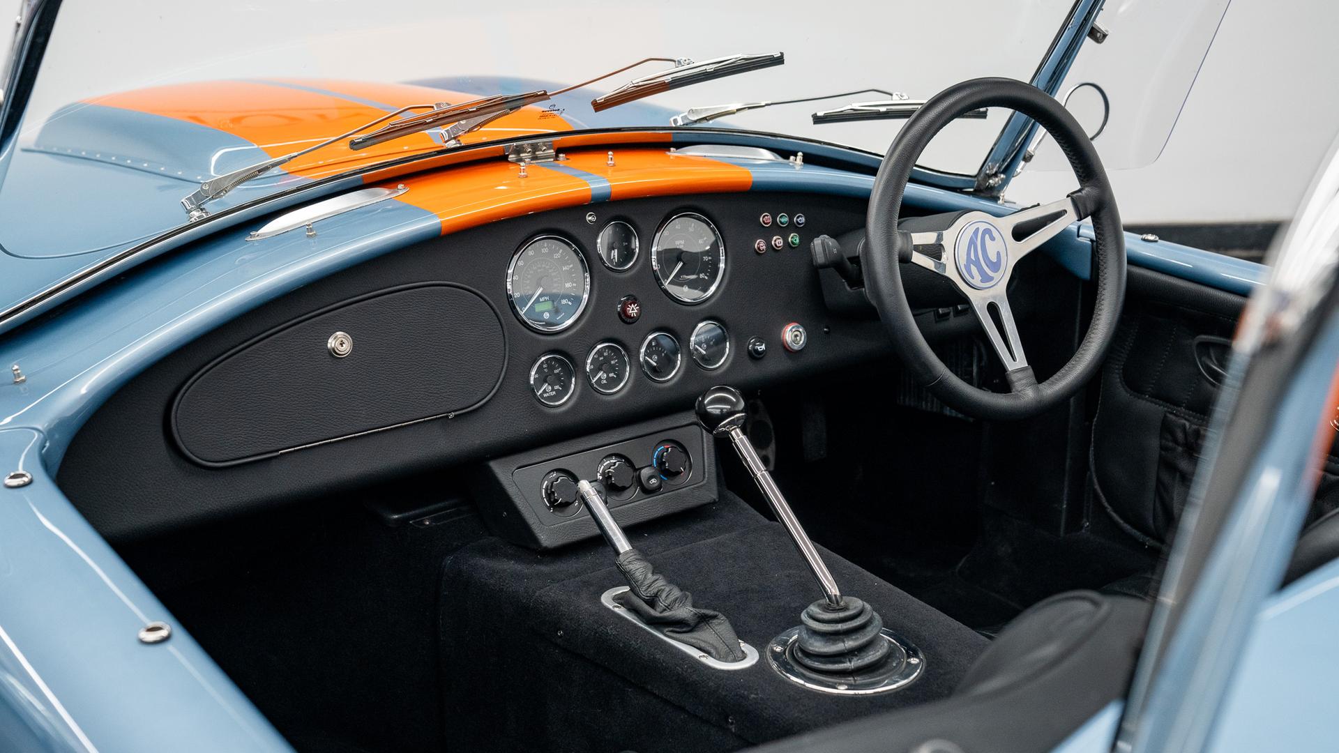 AC Cobra 378 Photo 54751189-4957-4986-a2af-f59debbaf8fc.jpg