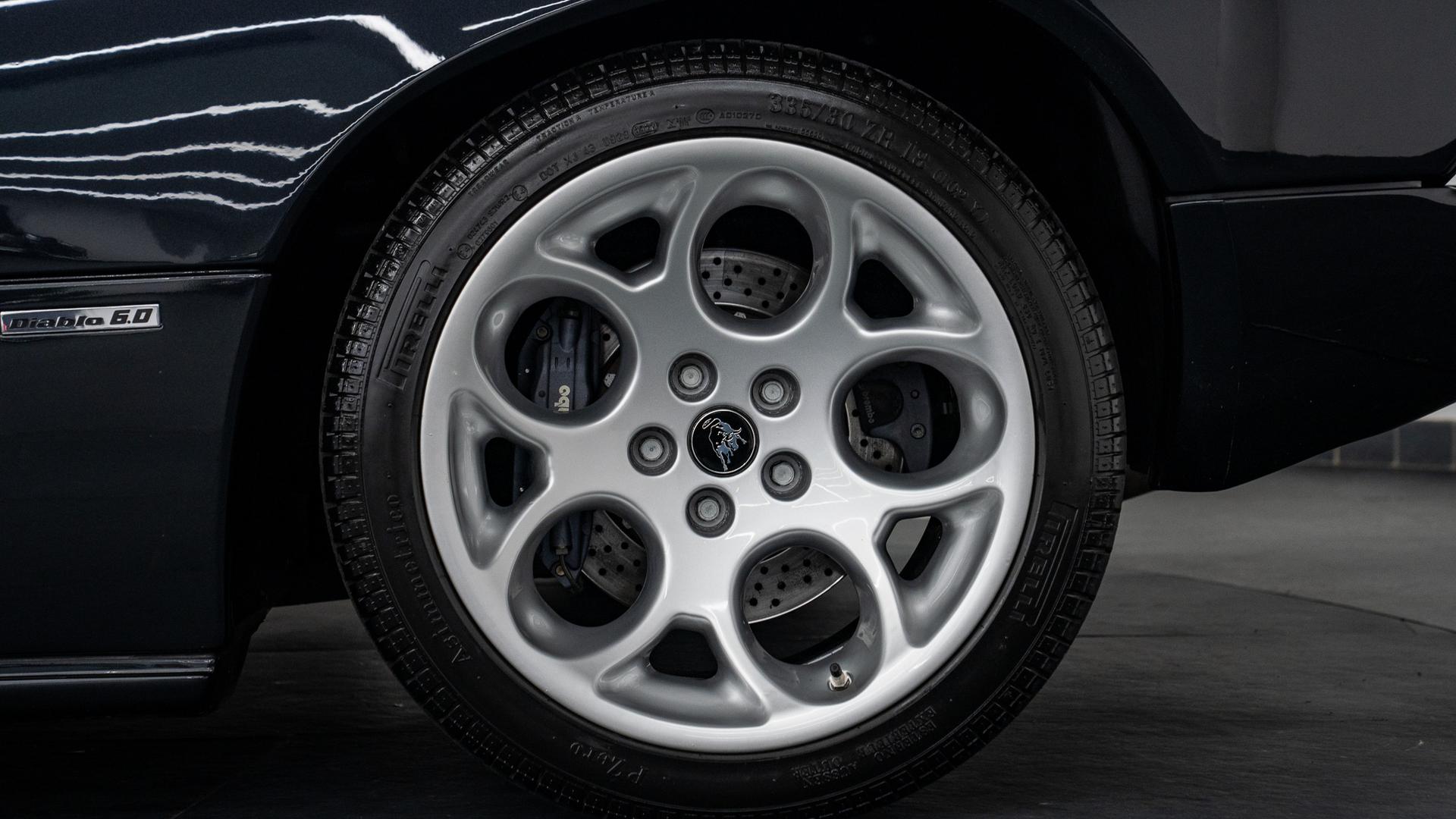 LAMBORGHINI Diablo Photo 547f43a4-572d-4547-b38c-6d3ccb0d69bd.jpg