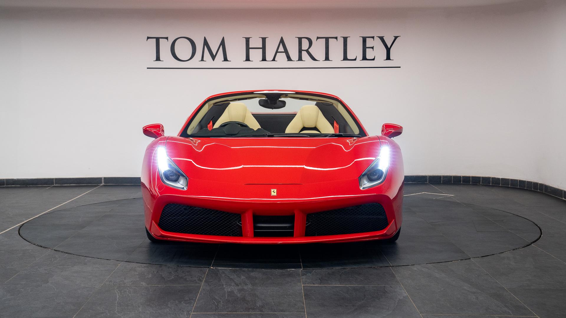 Ferrari 488 Photo 54812a4f-fefd-4cbe-a877-a2e81a2e4168.jpg
