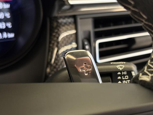 PORSCHE Macan Photo 44