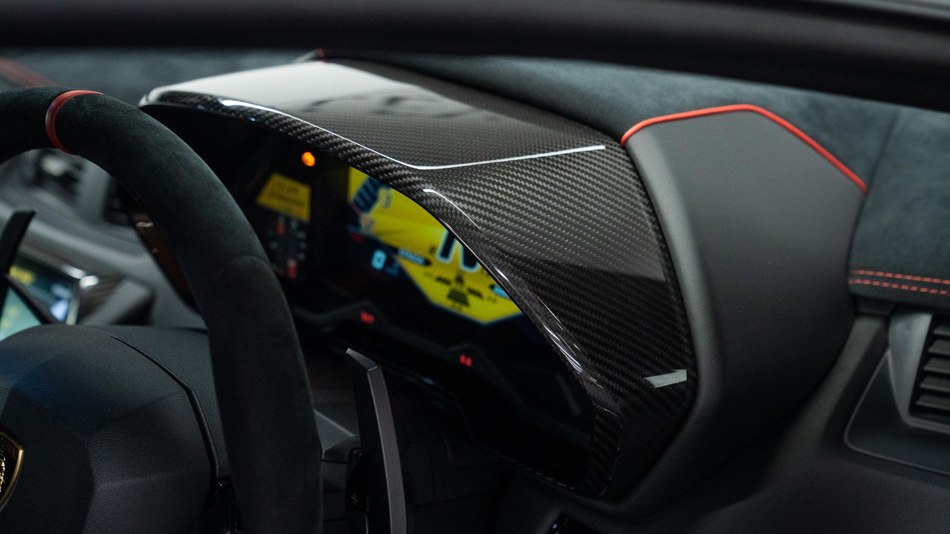 LAMBORGHINI Aventador Photo 54a478a9-0357-48d1-bf8e-bed12dbdbac3.jpg