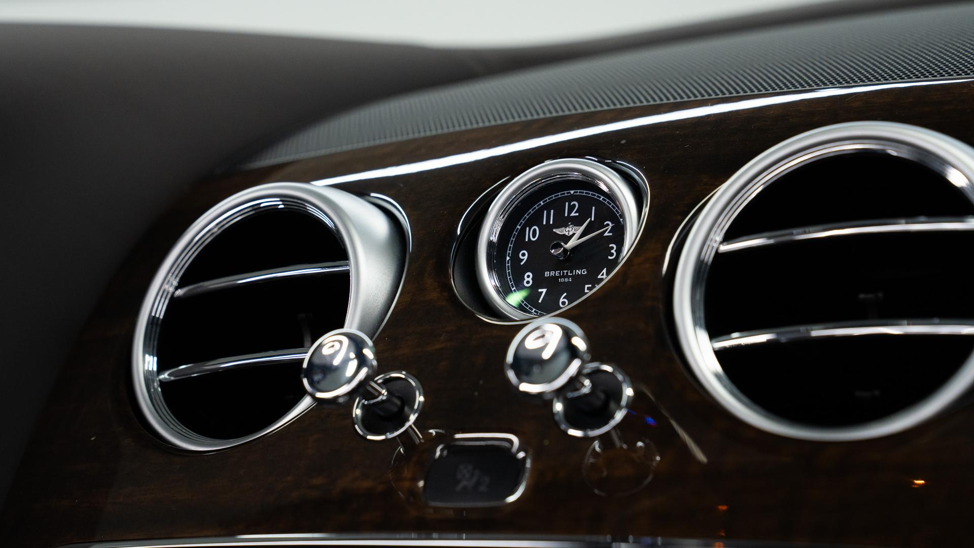 ~ Continental Photo 54a8e72c-56ae-48d3-bb70-b087a3ed1456.jpg