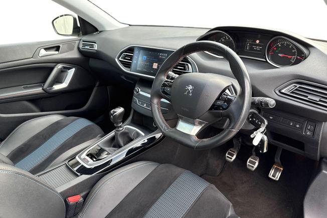 PEUGEOT 308 Photo 6