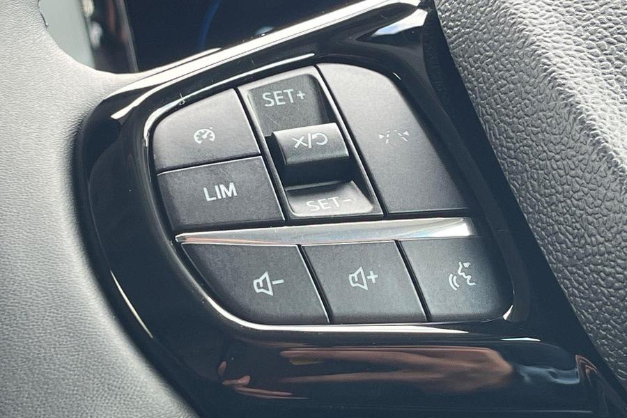 Ford TRANSIT CUSTOM Photo 54bf4134-2c8c-4b2a-83ed-7f3793b3679c.jpg
