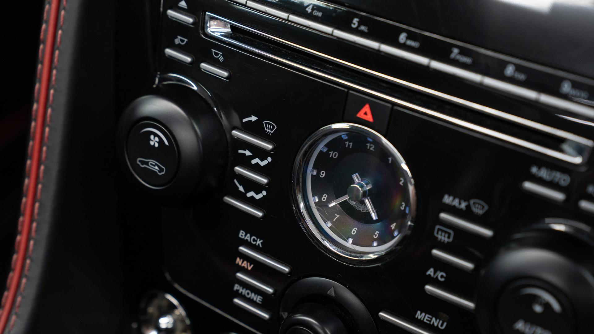 Aston Martin DB9 Photo 54c8dfed-145e-406a-a0e0-d18d70fd2f92.jpg