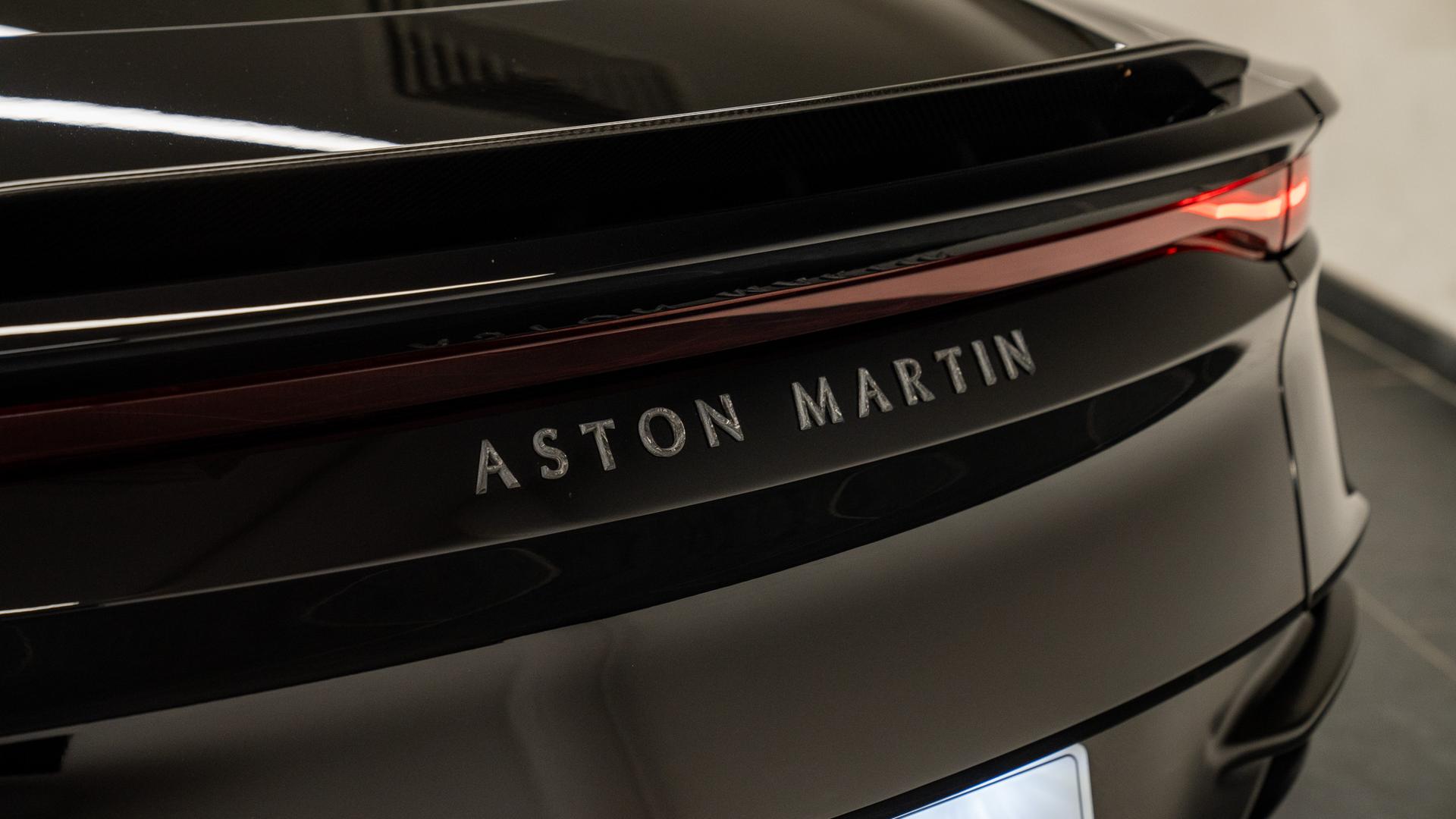 Aston Martin DBS Superleggera Photo 54c8fd76-93d6-41ef-8981-9f3502b1fac4.jpg