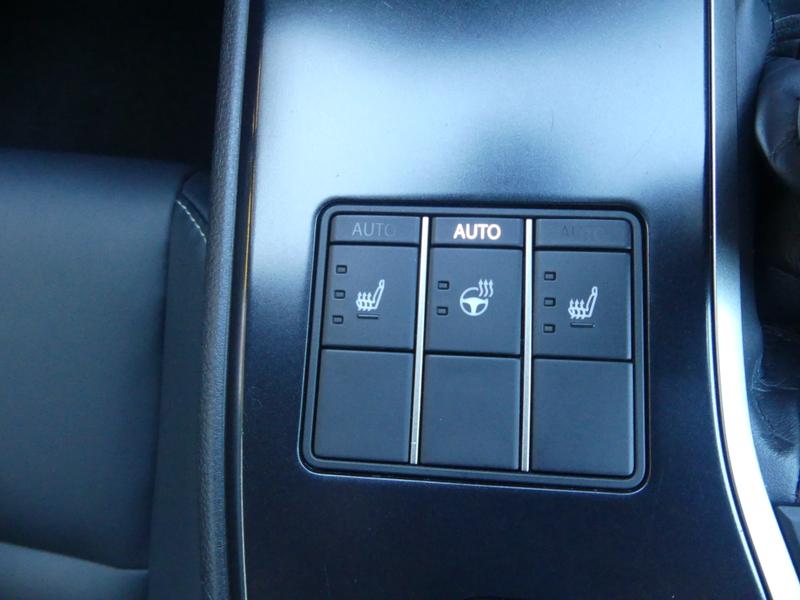Lexus UX Photo 54d73921-c050-4974-b45c-c7e49f51be66.jpg