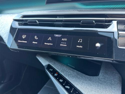 Peugeot 3008 Photo 54df1730-a9ff-4bc8-afd2-4528058f7018.jpeg
