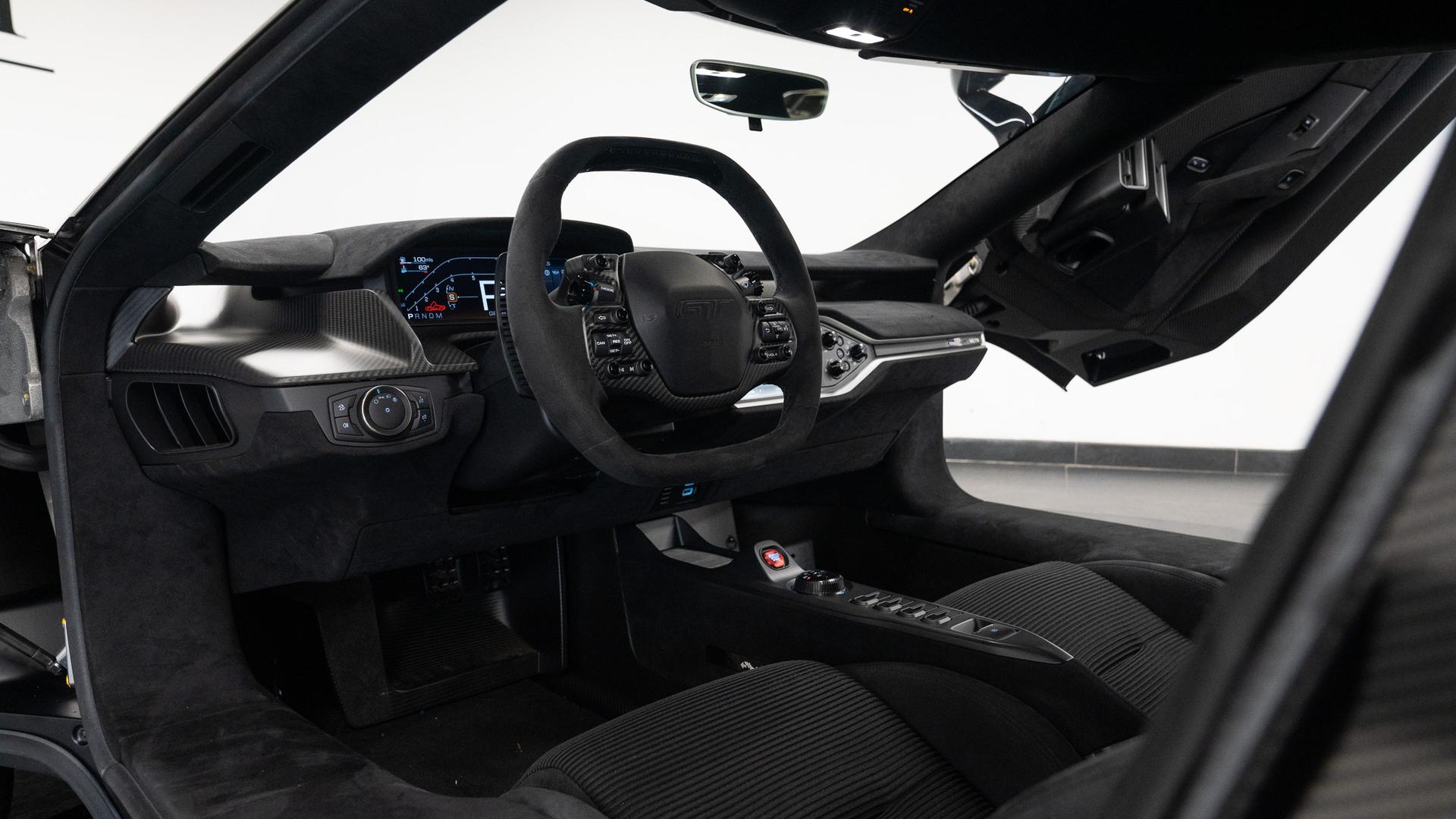 Ford GT Photo 54e720f3-2747-4352-8282-2a180225ee35.jpg