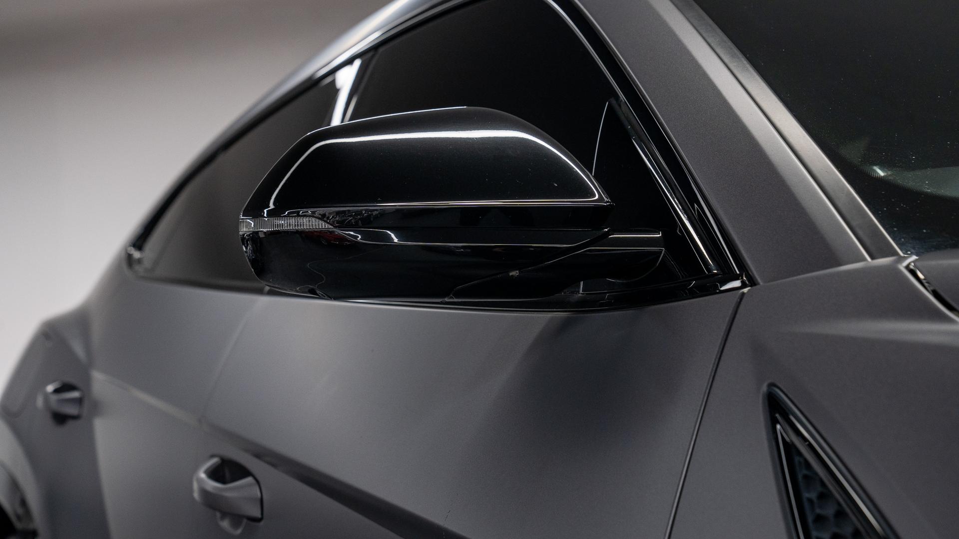 LAMBORGHINI Urus Photo 5506e0b1-a076-44f1-9106-de0695251a43.jpg