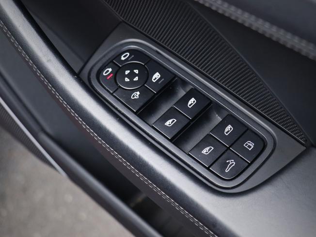 PORSCHE Panamera Photo 31