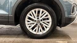Volkswagen T-Roc Photo 5