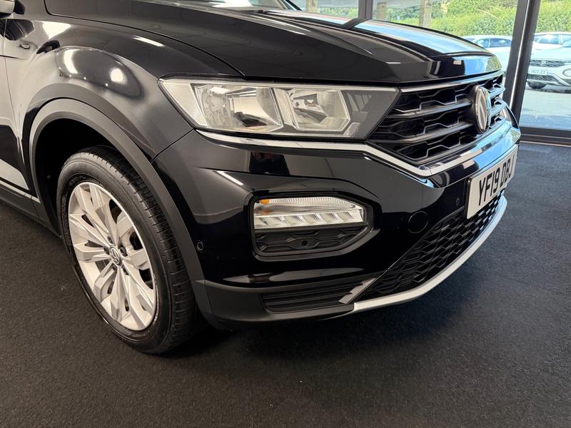 Volkswagen T-Roc Photo 55268fe3-721a-481c-8f93-78ecef9f4646.jpg