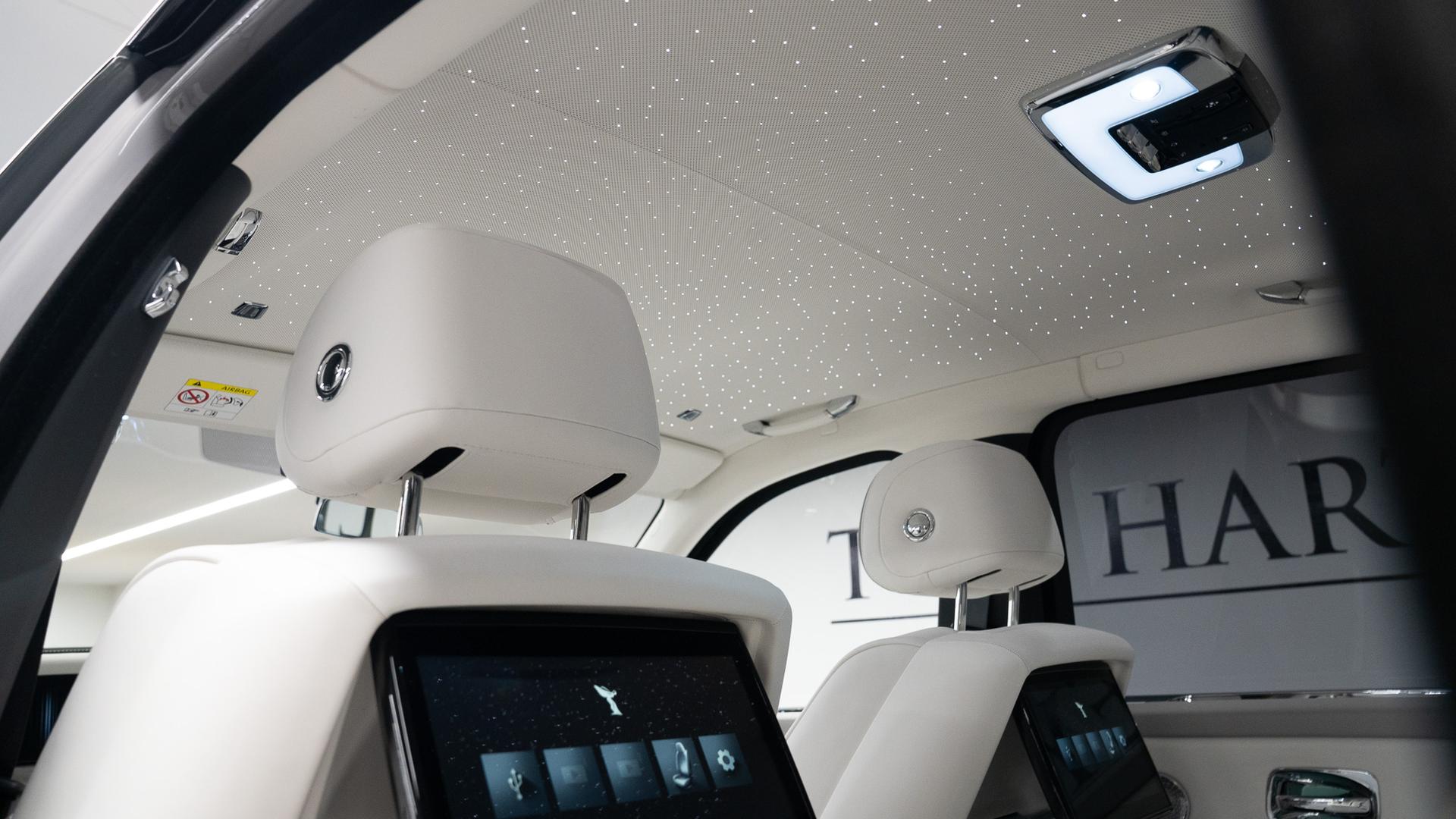 Rolls-Royce Cullinan Photo 55321a5a-ad1d-4d4a-ad65-8d0c097fe66d.jpg