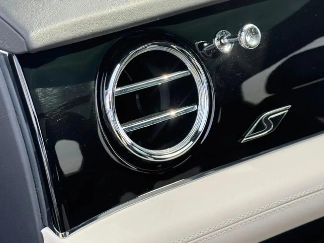 BENTLEY Bentayga Photo 15