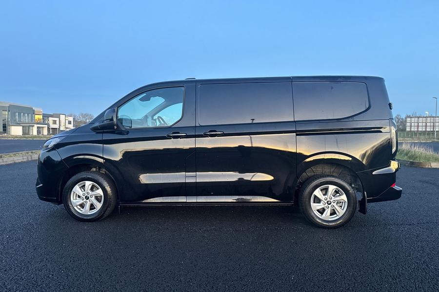 Ford TRANSIT CUSTOM Photo 554fb4ac-e5e1-4102-b0ca-69b5b18d2d1a.jpg