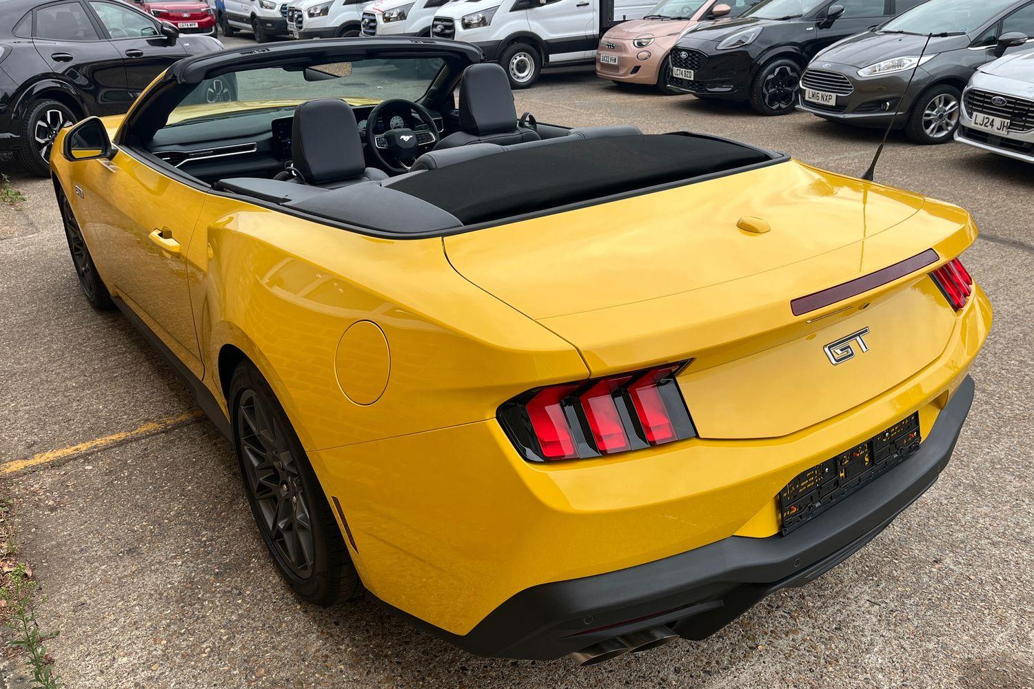 Ford MUSTANG Photo 23