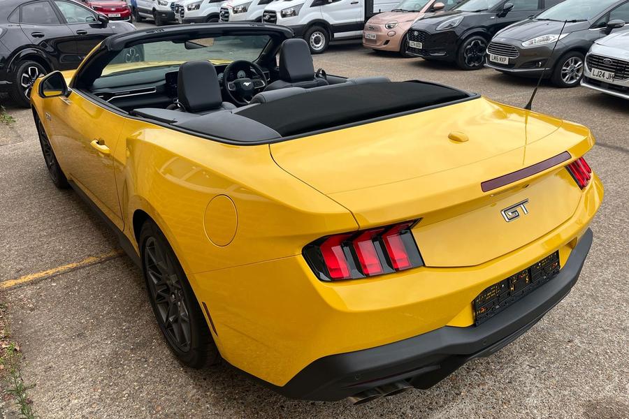 Ford MUSTANG Photo 55551497-7d1f-4197-ae9c-eb7f6c06819e.jpg