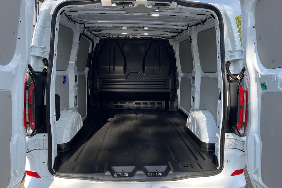 Ford E-TRANSIT CUSTOM Photo 55788f41-4b47-40d6-9ef9-3ffc34eb4df9.jpg