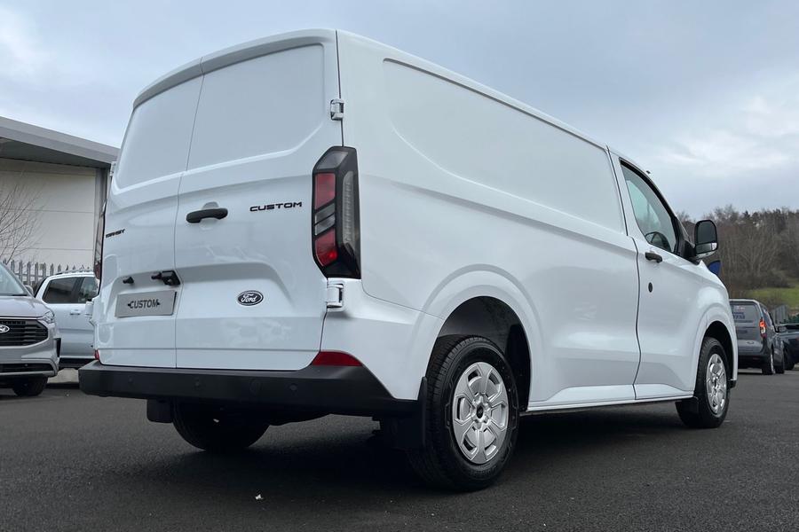 Ford TRANSIT CUSTOM Photo 5578eeff-eddb-4461-ad67-30f907f560fa.jpg