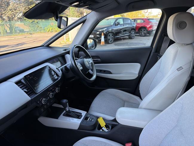 Honda Jazz Photo 55829709-e1c9-4440-8ed6-5c026c9d3db2.jpg
