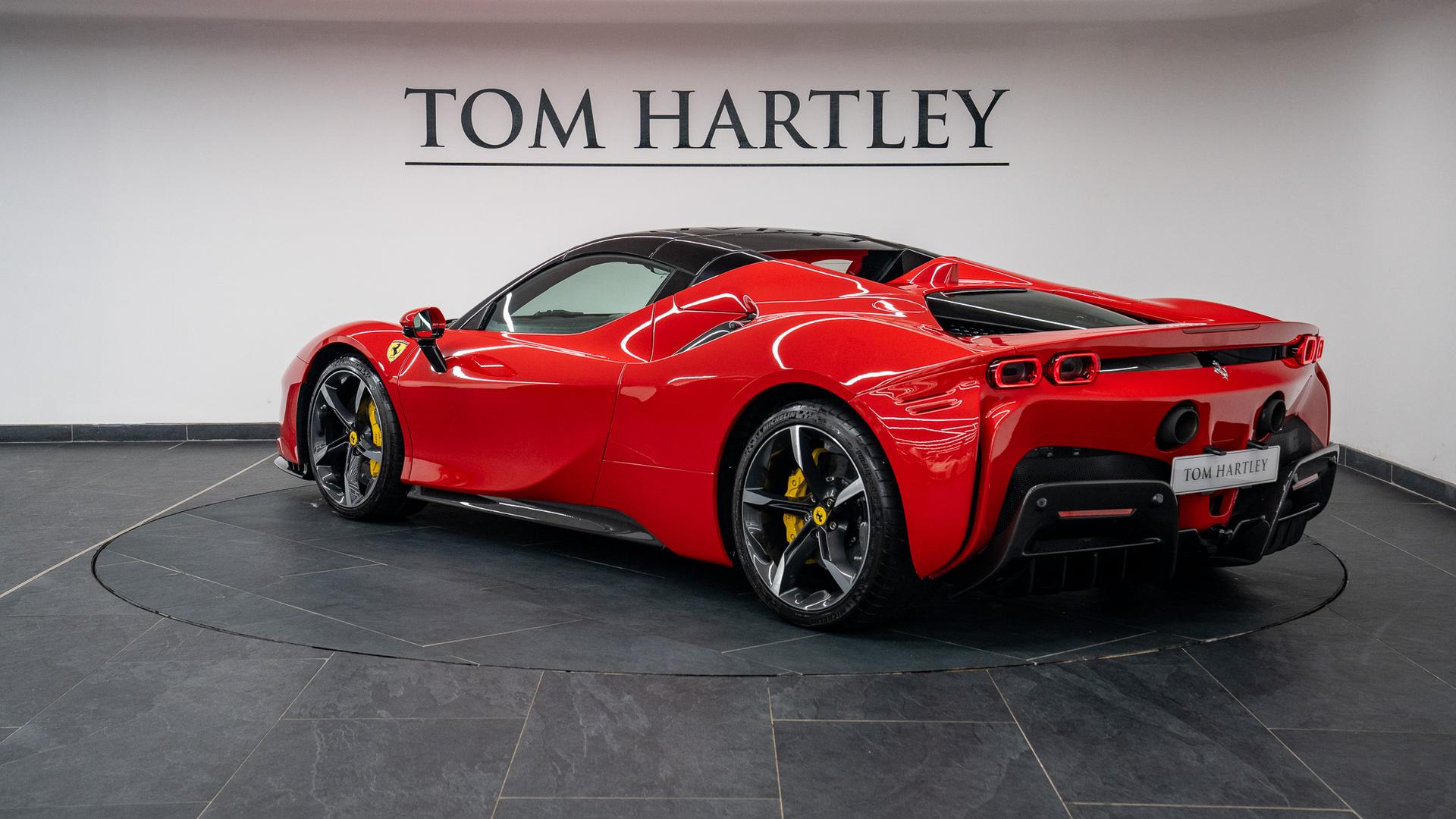 Ferrari SF90 Photo 5582b41c-fa34-4deb-8c0a-e6158b6f8d21.jpg