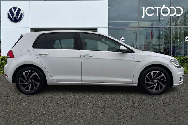 VOLKSWAGEN Golf Photo 4