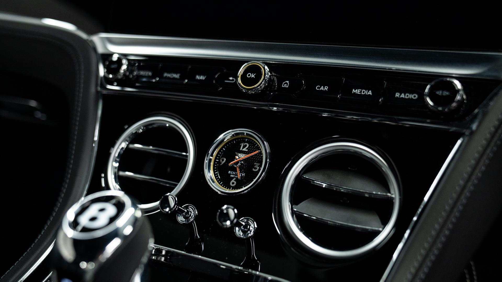Bentley Continental GT Photo 558ec0e0-be65-471b-bd3f-1bd193af01e8.jpg