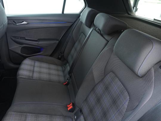 Volkswagen Golf Photo 55aa3c09-af5b-49c3-9b45-945fd1d38be8.jpg