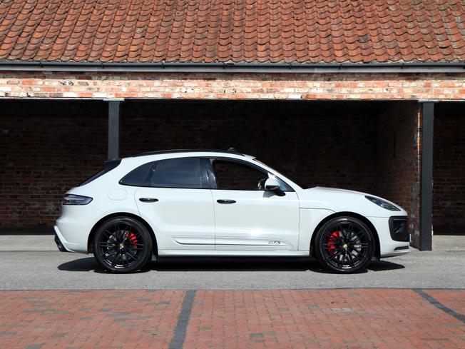 Porsche Macan Photo 2