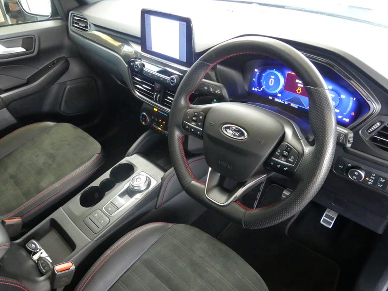 Ford Kuga Photo 55ca9def-0e74-4704-a80b-512d68a164ae.jpg