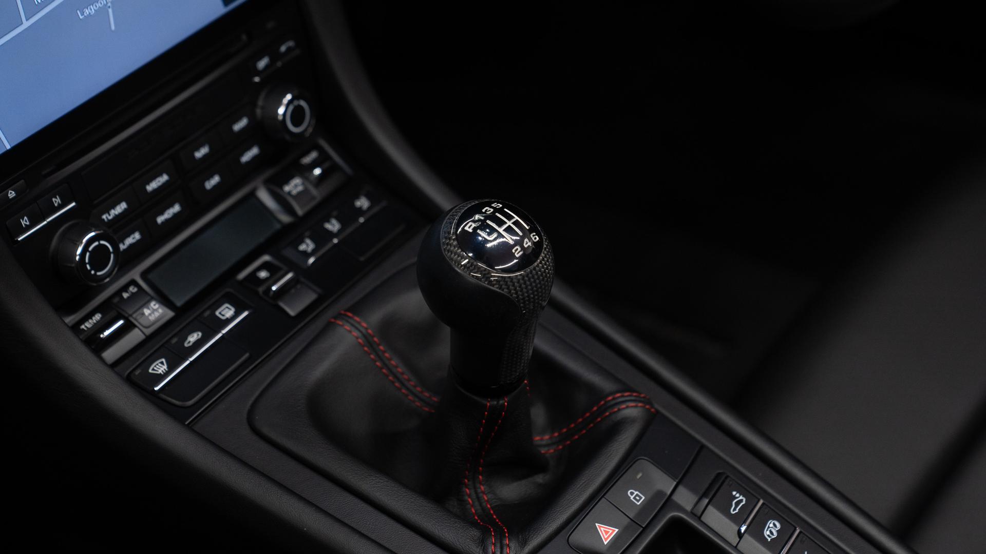 Porsche 911 Photo 55cbe3ce-cc3d-4fcb-9777-af3237d1800d.jpg
