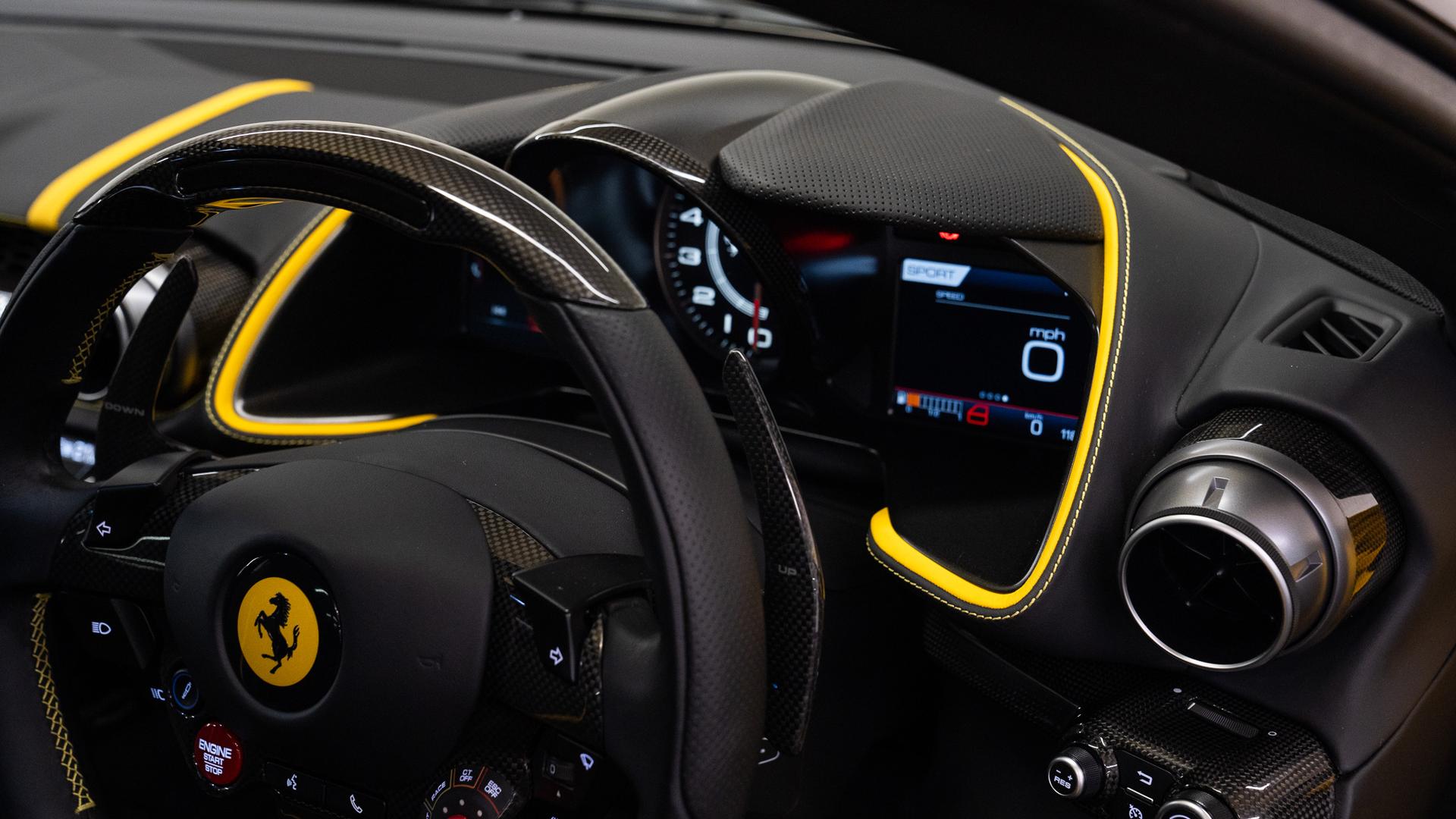 Ferrari 812 Photo 55deb8e5-fc97-49d1-9578-6a7ef772e1cd.jpg