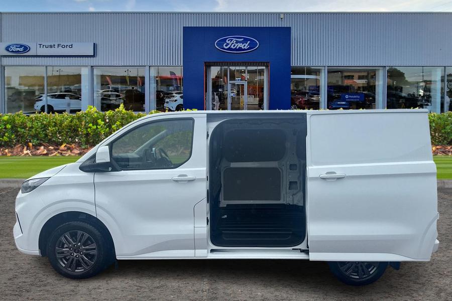 Ford TRANSIT CUSTOM Photo 55e7b04b-324d-4549-a5e4-7008a9053a2e.jpg