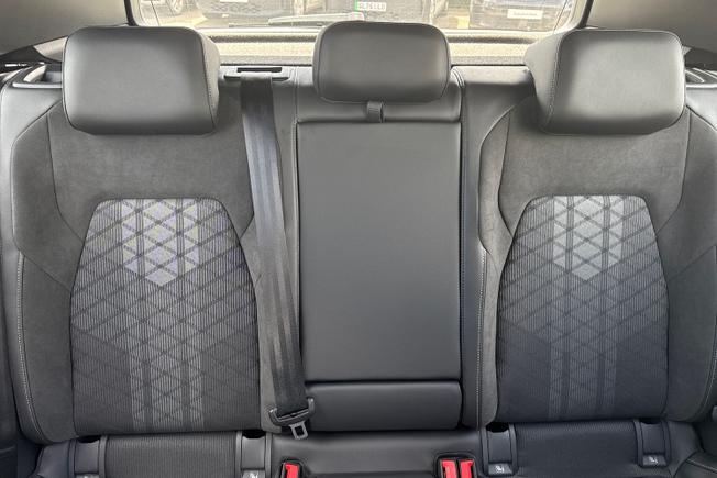 VOLKSWAGEN Golf Photo 23
